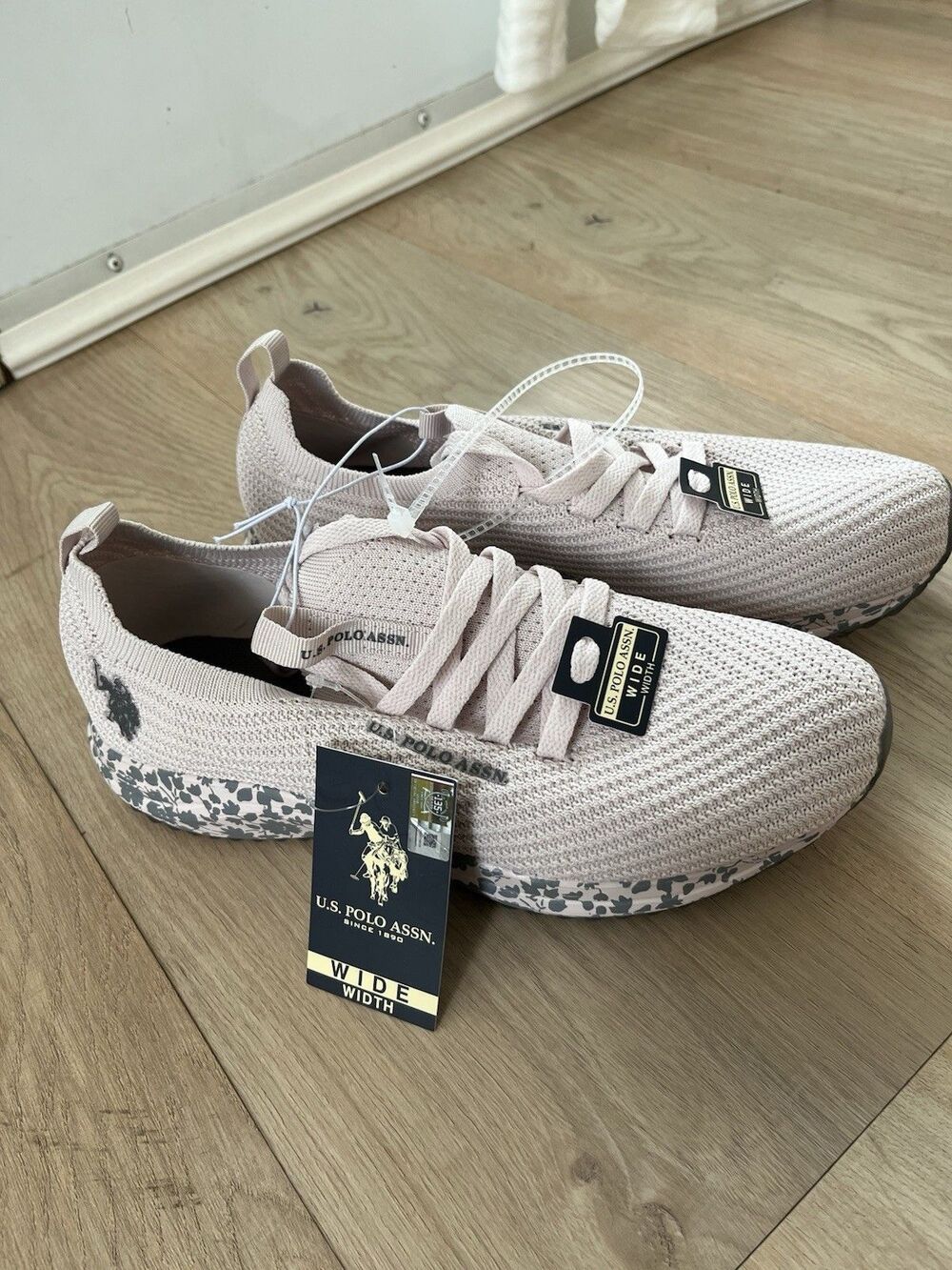 U.S.Polo Assn. Women's Shoes Size 9W Baby Pink Gray Lightweight Slip-On Sneaker - Picture 6 of 7